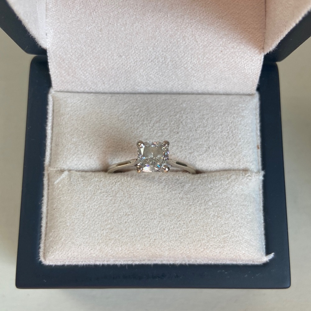 Blue Nile Diamond 1.00 carat Diamond Ring